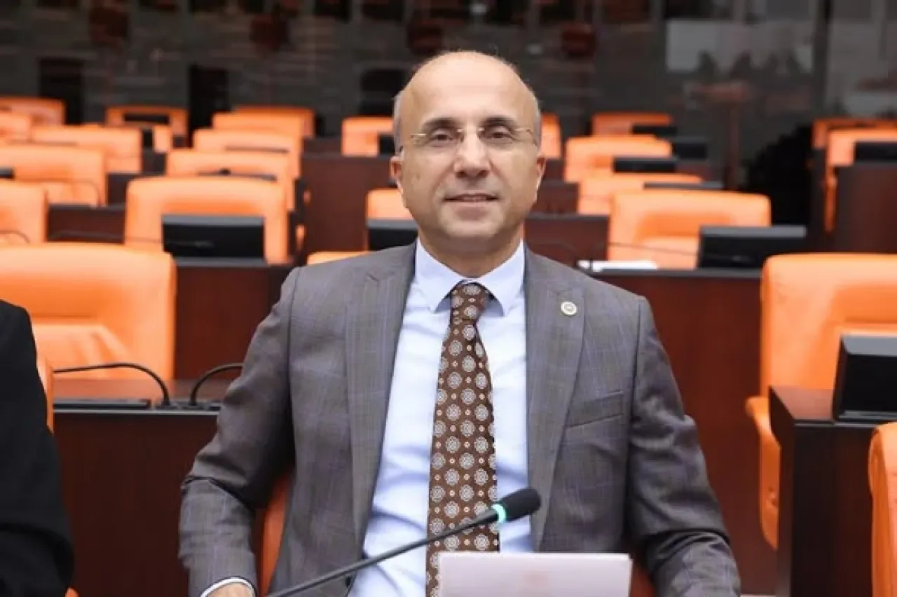 CHP Kayseri Milletvekili Aşkın Genç, TBMM Genel Kurulu'nda Yasama Çalışmalarını Sürdürüyor CHP Kayseri Milletvekili Aşkın Genç, TBMM Genel Kurulu'nda Yasama Çalışmalarını Sürdürüyor
