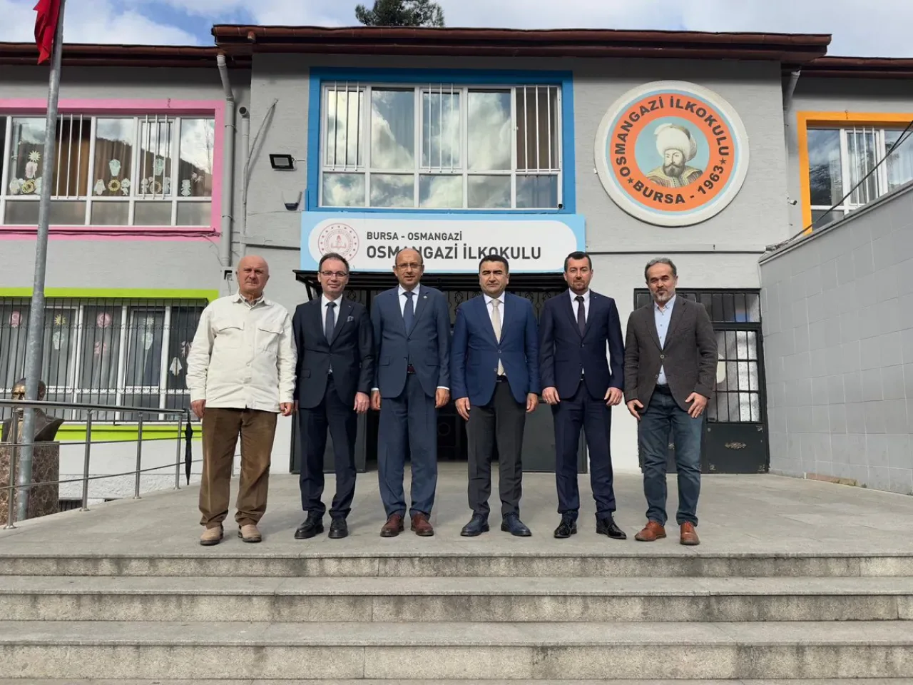 Osmangazi İlkokulu'nda Öğretmenler Günü Ziyareti Osmangazi İlkokulu'nda Öğretmenler Günü Ziyareti