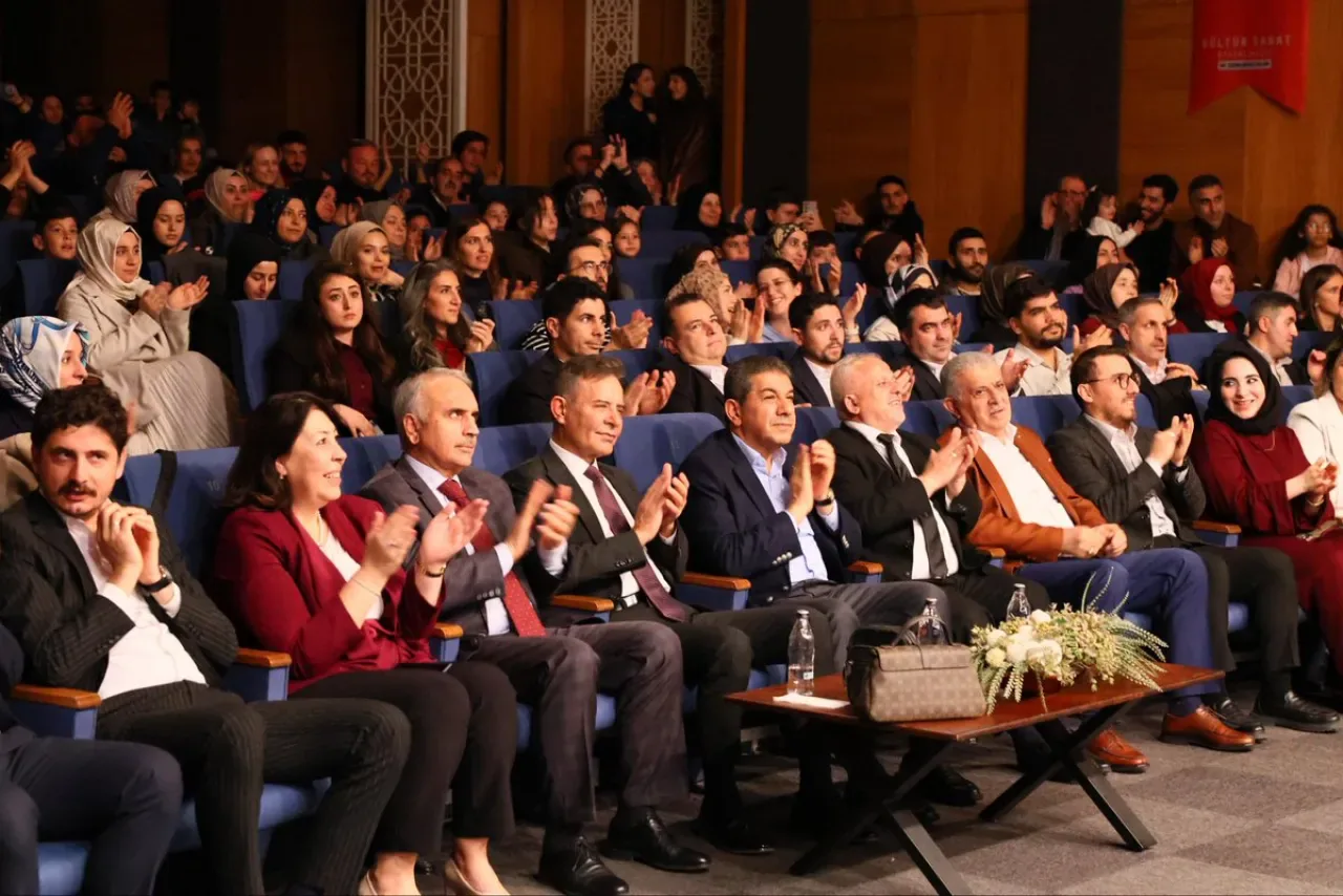 Esenler'de 24 Kasım Öğretmenler Günü Kutlamaları Esenler'de 24 Kasım Öğretmenler Günü Kutlamaları
