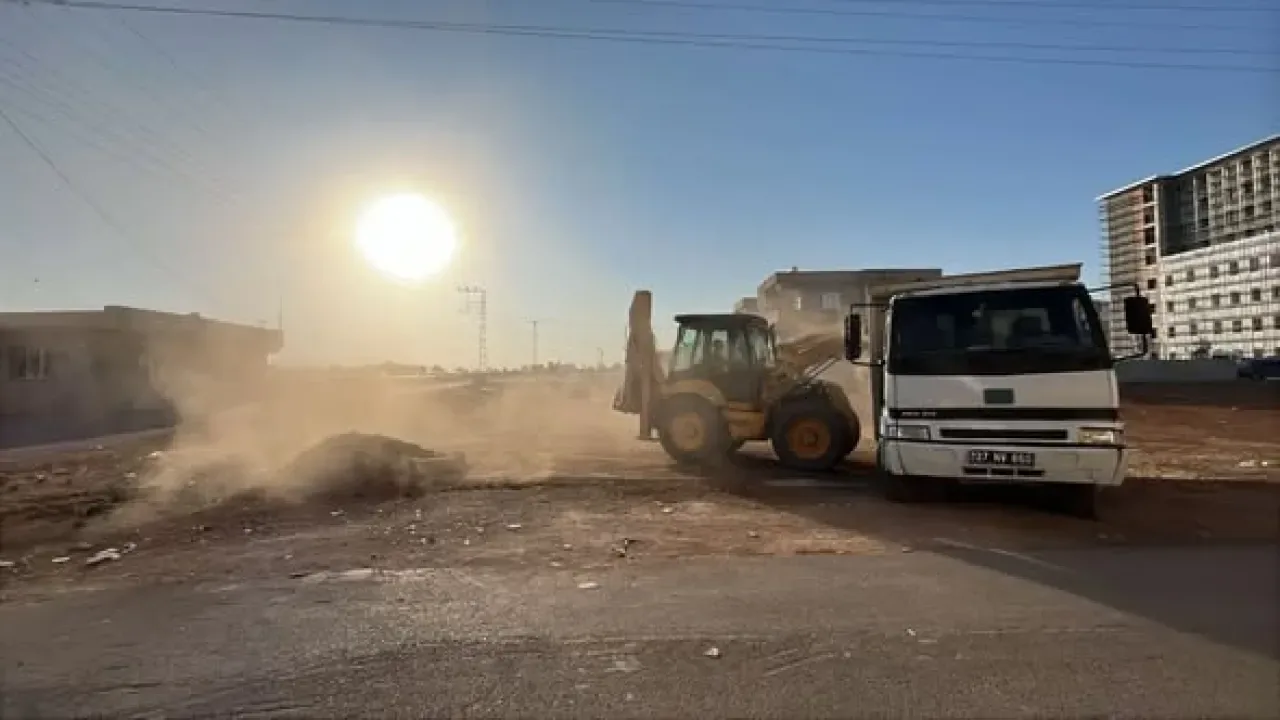 Nizip'te Altyapı ve Yol Çalışmaları Tüm Hızıyla Sürüyor Nizip'te Altyapı ve Yol Çalışmaları Tüm Hızıyla Sürüyor