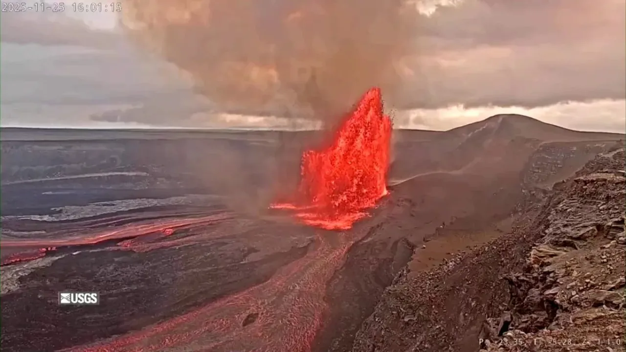 Hawaii'deki Kilauea Yanardağı Yeniden Faaliyete Geçti Hawaii'deki Kilauea Yanardağı Yeniden Faaliyete Geçti