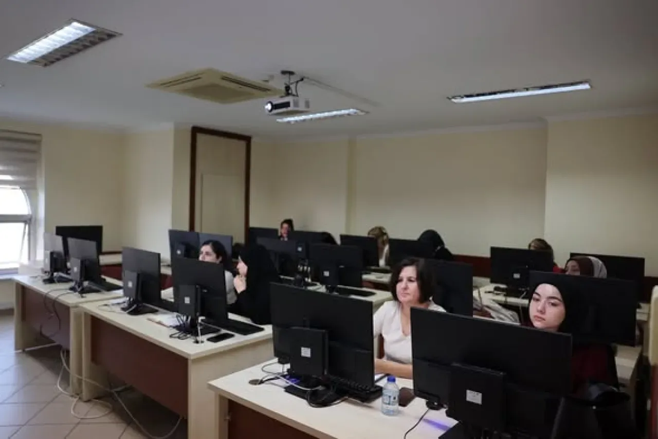 Bağcılar'da Muhasebe Kursları ile İstihdama Katkı Bağcılar'da Muhasebe Kursları ile İstihdama Katkı