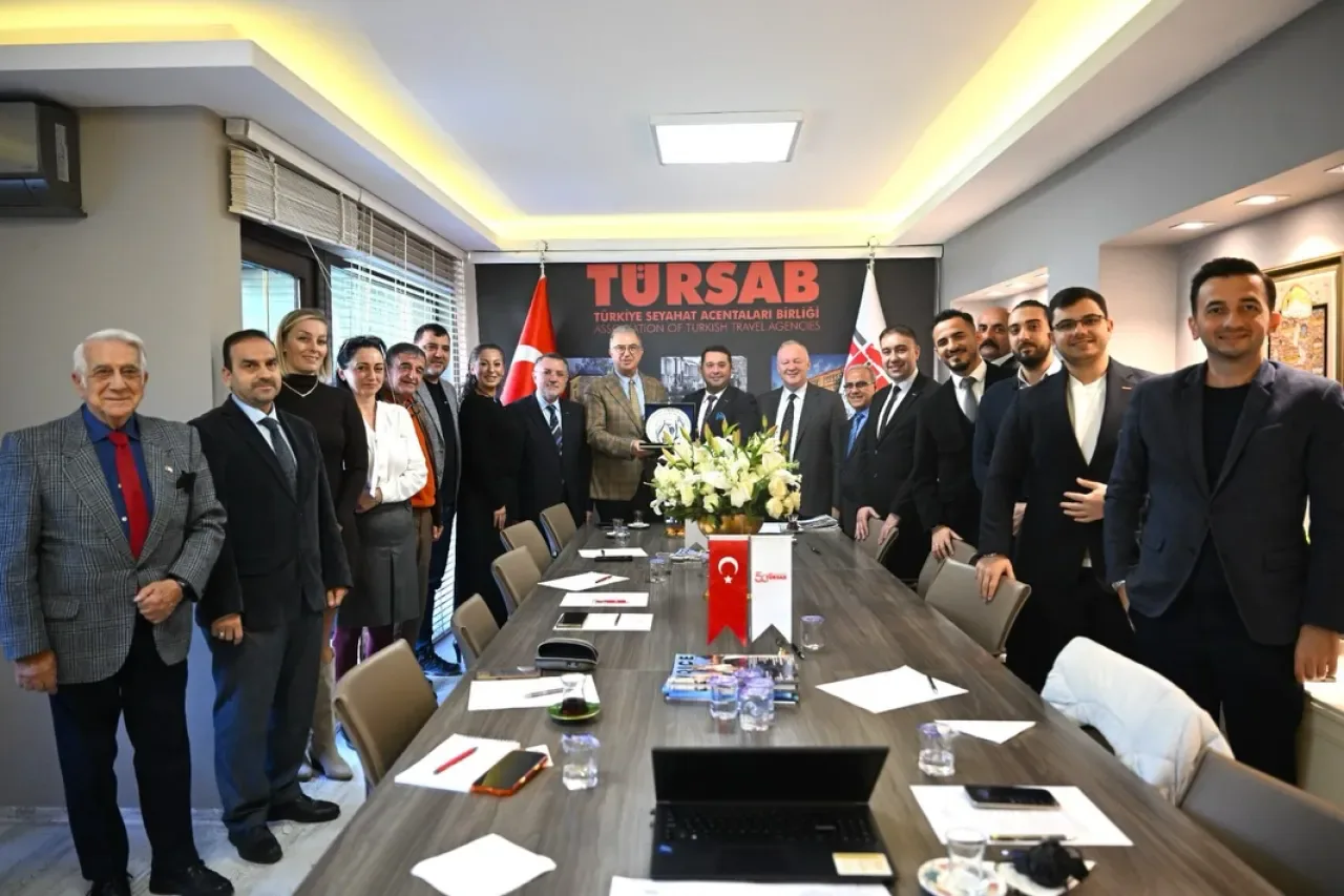 Bursa Ticaret ve Sanayi Odası'ndan TÜRSAB Güney Marmara Bölge Temsil Kurulu'na Ziyaret Bursa Ticaret ve Sanayi Odası'ndan TÜRSAB Güney Marmara Bölge Temsil Kurulu'na Ziyaret