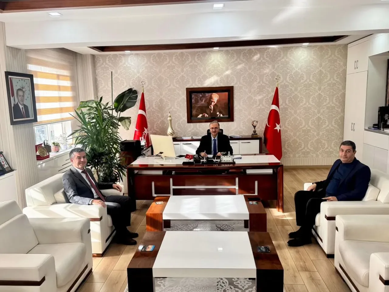 Ataşehir Kaymakamlığı'na Nezaket Ziyareti Ataşehir Kaymakamlığı'na Nezaket Ziyareti