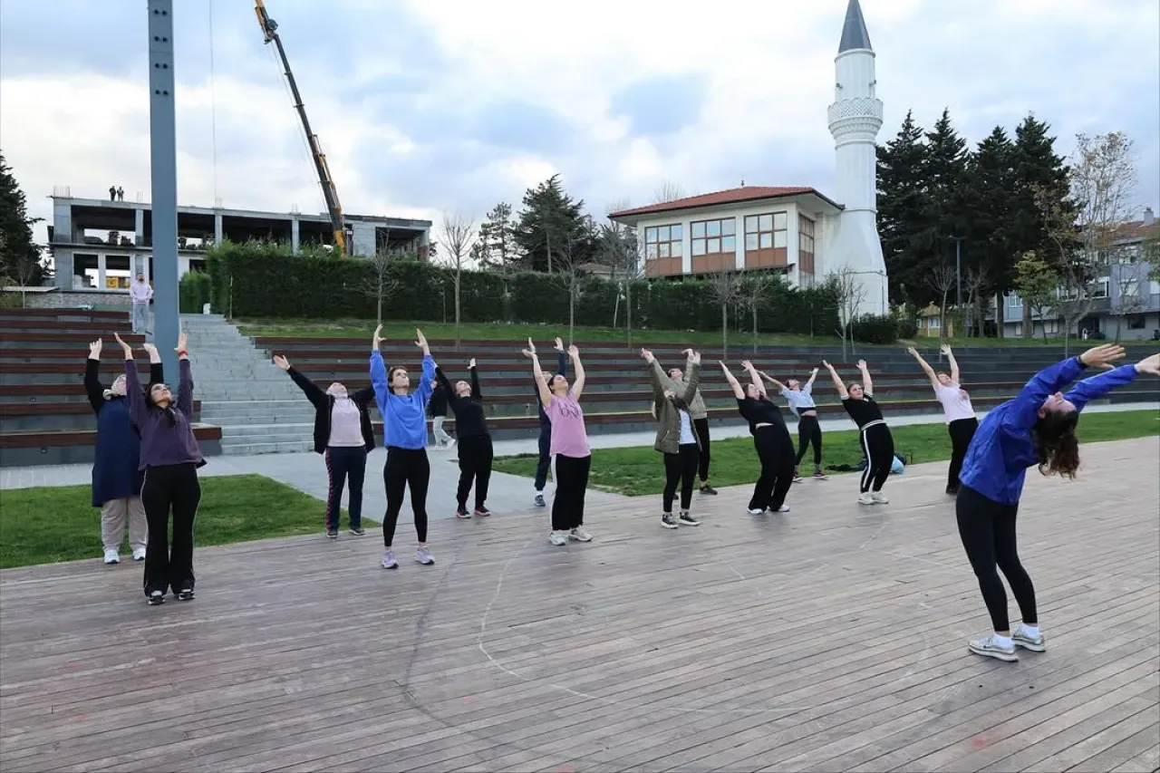 Çatalca'da Sabah Sporu ile Sağlıklı Yaşam Başlıyor Çatalca'da Sabah Sporu ile Sağlıklı Yaşam Başlıyor