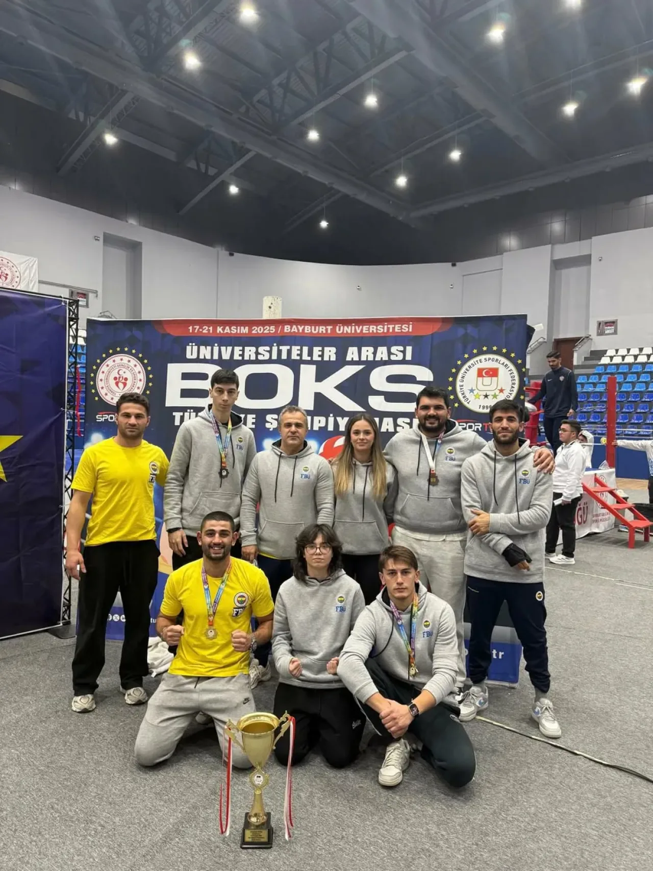 Fenerbahçe Üniversitesi Öğrencileri Boks Şampiyonası'ndan Madalyalarla Döndü Fenerbahçe Üniversitesi Öğrencileri Boks Şampiyonası'ndan Madalyalarla Döndü