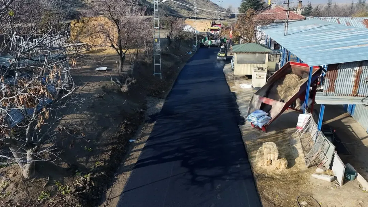 Akyurt Belediyesi Çınar Mahallesi'nde Asfalt Çalışması Başlattı Akyurt Belediyesi Çınar Mahallesi'nde Asfalt Çalışması Başlattı