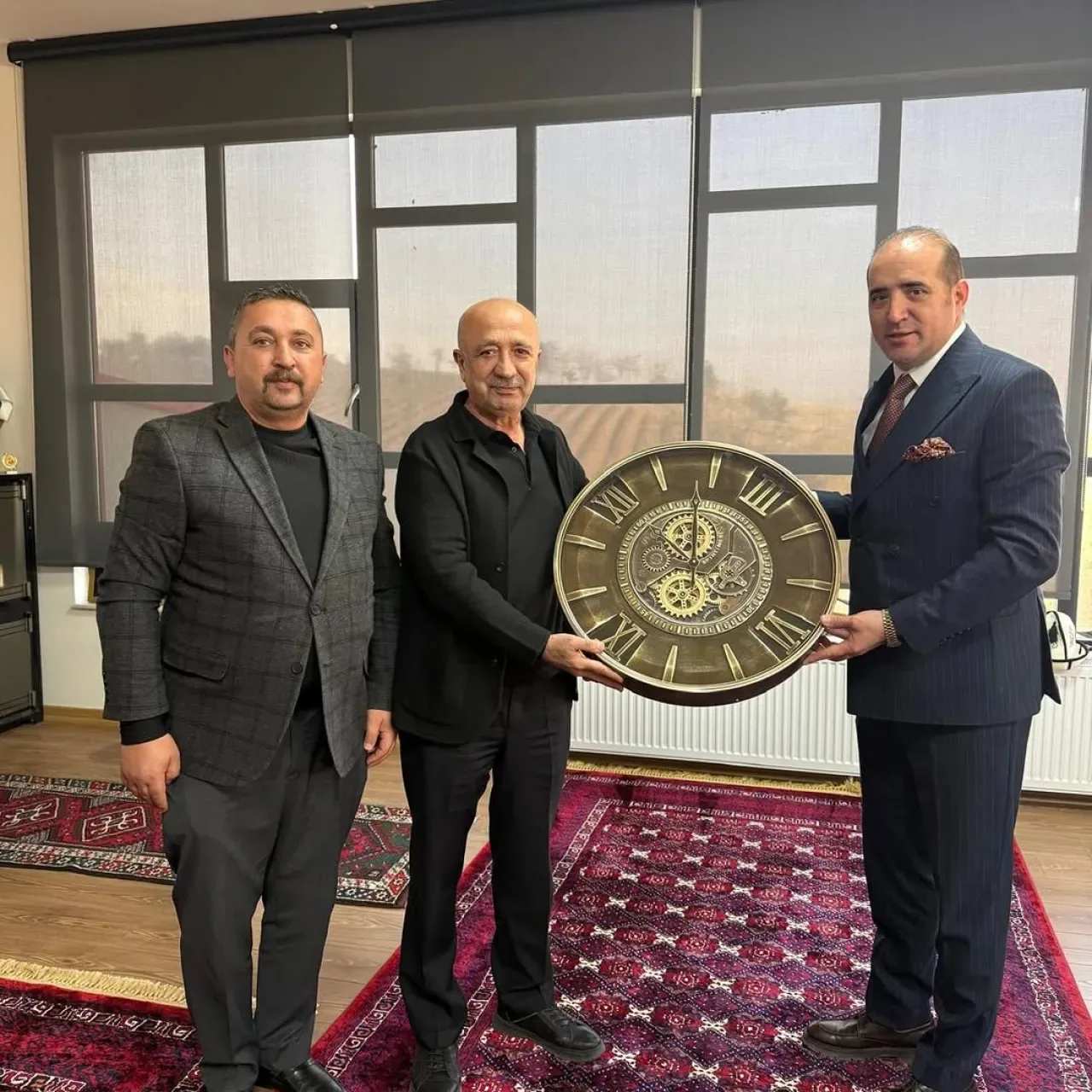 Akyurt MHP'den Yerel Sanayici Zafer Gülseven'e Ziyaret Akyurt MHP'den Yerel Sanayici Zafer Gülseven'e Ziyaret