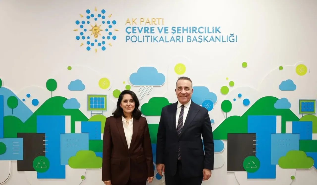 AK Partili Dursun, Parti Yöneticisi Tuncer ile Sultangazi Projelerini Görüştü AK Partili Dursun, Parti Yöneticisi Tuncer ile Sultangazi Projelerini Görüştü