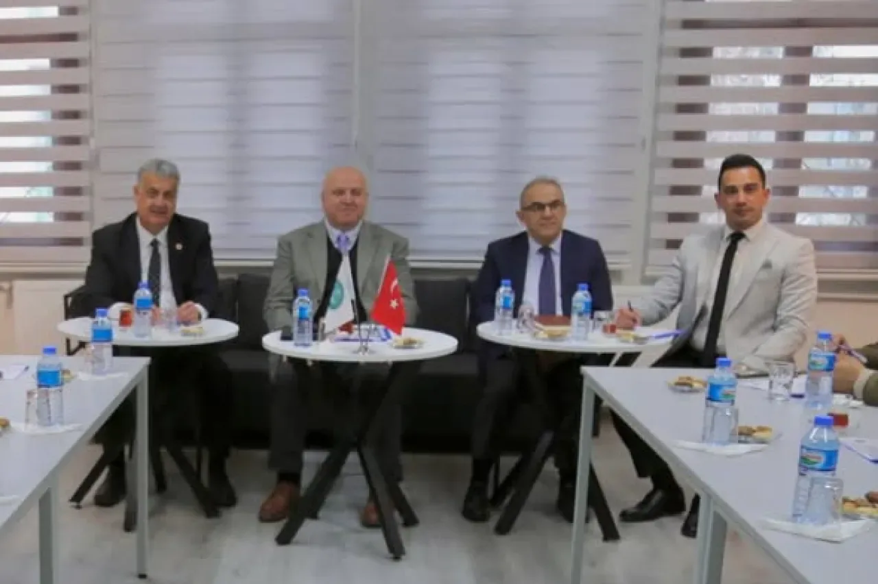 Edremit'te Mesleki Eğitim İş Birliği Toplantısı Gerçekleştirildi Edremit'te Mesleki Eğitim İş Birliği Toplantısı Gerçekleştirildi