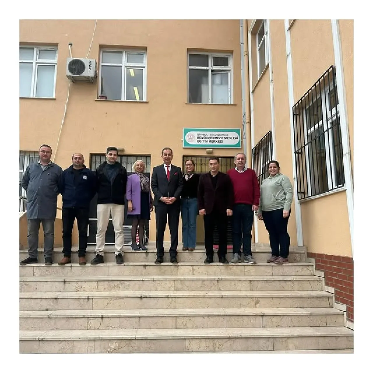 Büyükçekmece İlçe Milli Eğitim Müdürü Zekeriya Artar, Mesleki Eğitim Merkezi'ni Ziyaret Etti Büyükçekmece İlçe Milli Eğitim Müdürü Zekeriya Artar, Mesleki Eğitim Merkezi'ni Ziyaret Etti