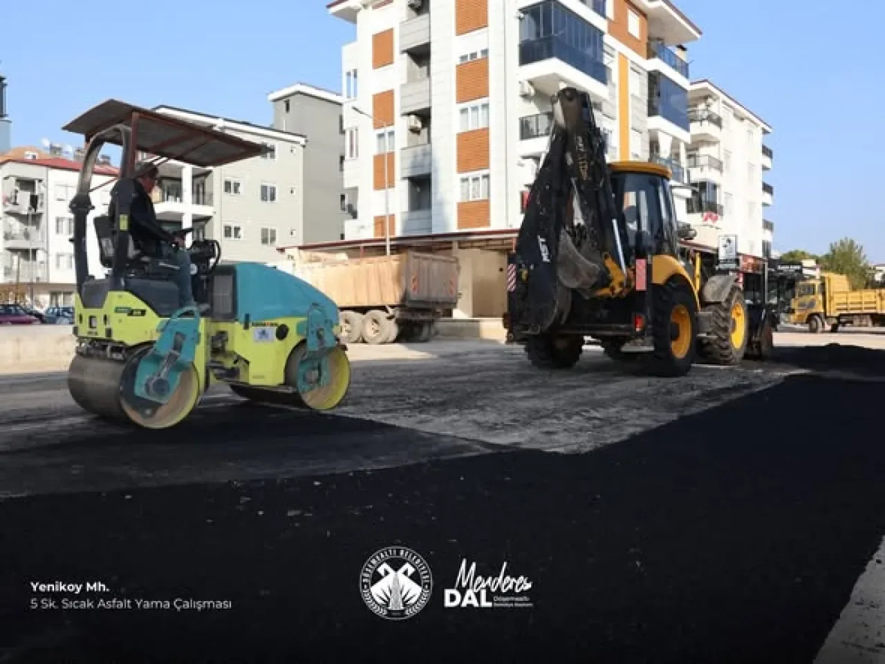 Döşemealtı'nda Yol Konforu Artıyor: Yeniköy Mahallesi'nde Asfalt Yama Çalışması Döşemealtı'nda Yol Konforu Artıyor: Yeniköy Mahallesi'nde Asfalt Yama Çalışması