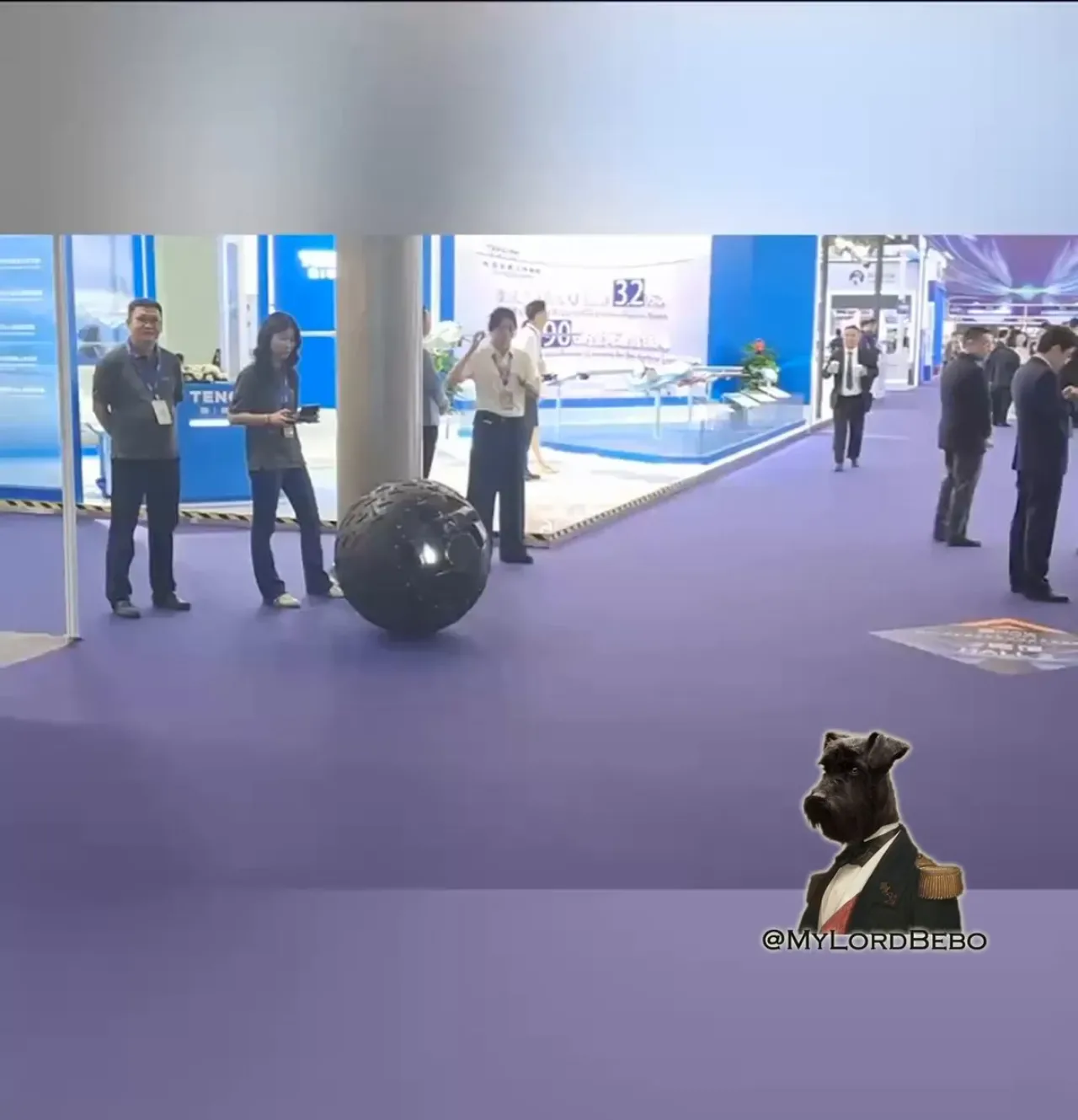Çin, Karada ve Suda Görev Yapabilen Yeni Nesil Polis Robotunu Tanıttı Çin, Karada ve Suda Görev Yapabilen Yeni Nesil Polis Robotunu Tanıttı