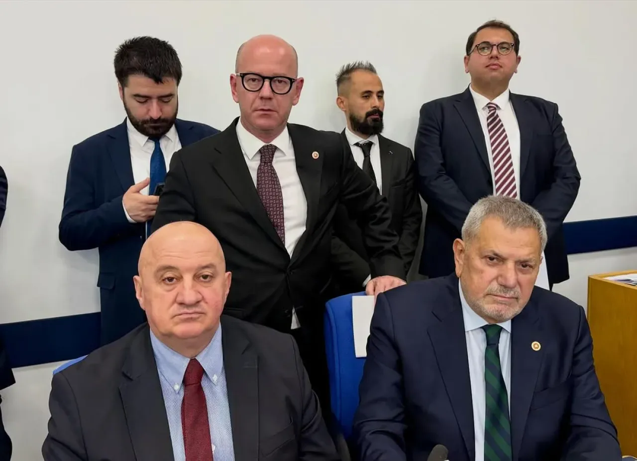 CHP'li Sarı, Milli Savunma Bakanlığı'nın 2026 Bütçesi Üzerinde Çalışıyor CHP'li Sarı, Milli Savunma Bakanlığı'nın 2026 Bütçesi Üzerinde Çalışıyor