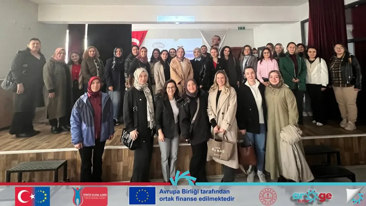 Bursa'da Erasmus+ 2026 Süreci 520 Öğretmenin Katılımıyla Başladı Bursa'da Erasmus+ 2026 Süreci 520 Öğretmenin Katılımıyla Başladı