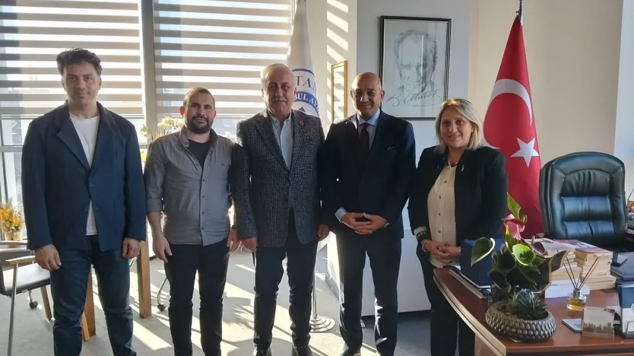 Beylikdüzü İlçe Milli Eğitim Müdürü Zekeriya Postacı, Öğretmenler Günü'nde Akademisyen Ziyaretinde Bulundu Beylikdüzü İlçe Milli Eğitim Müdürü Zekeriya Postacı, Öğretmenler Günü'nde Akademisyen Ziyaretinde Bulundu
