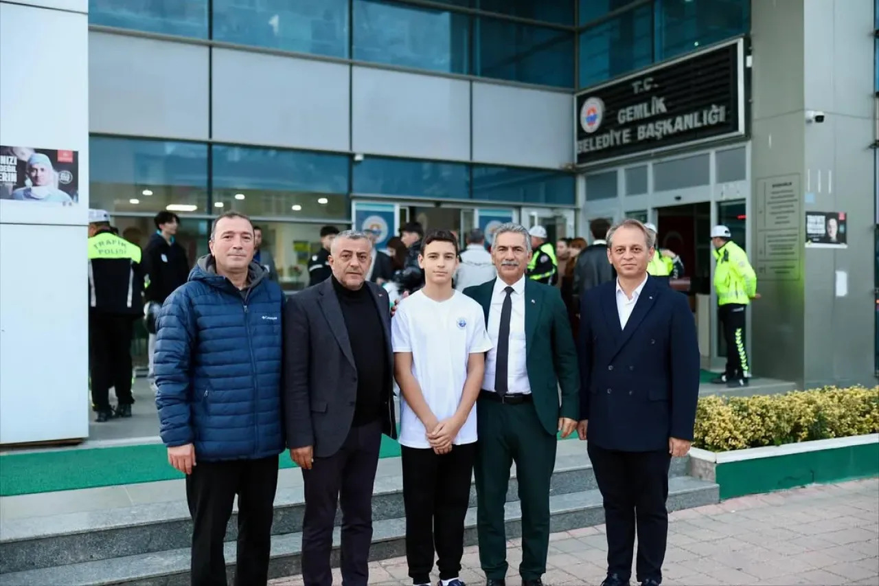 Gemlik Belediyesporlu Yüzücü Yağız Ege Kılıçlı, Türkiye Finali İçin Yola Çıktı Gemlik Belediyesporlu Yüzücü Yağız Ege Kılıçlı, Türkiye Finali İçin Yola Çıktı