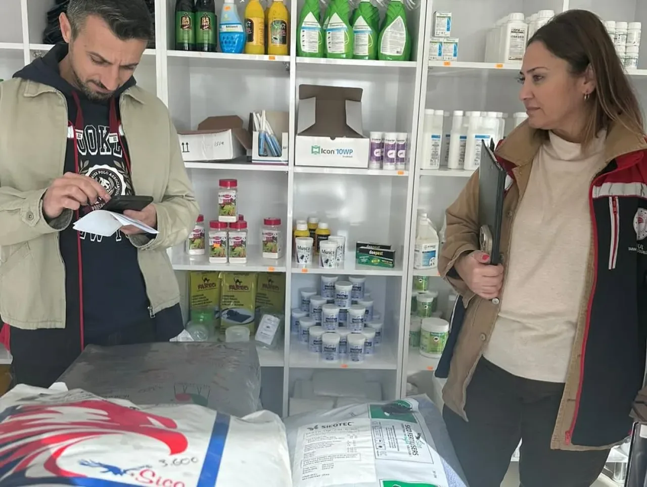 Büyükçekmece'de Gübre Bayilerine Yönelik Tarım Denetimleri Sürüyor Büyükçekmece'de Gübre Bayilerine Yönelik Tarım Denetimleri Sürüyor