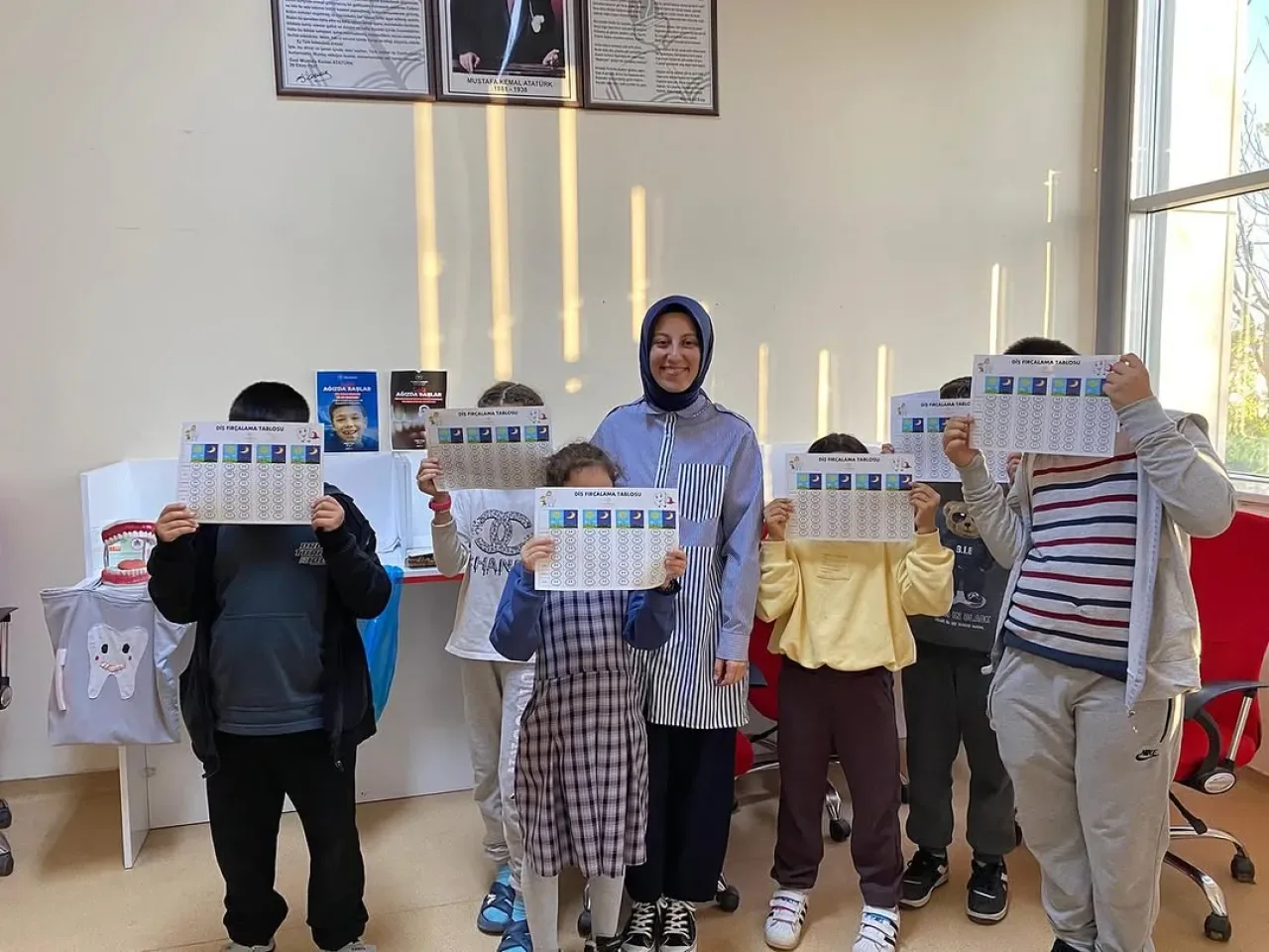 İnegöl'de Çocuk ve Gençlere Yönelik Ağız ve Diş Sağlığı Taraması İnegöl'de Çocuk ve Gençlere Yönelik Ağız ve Diş Sağlığı Taraması