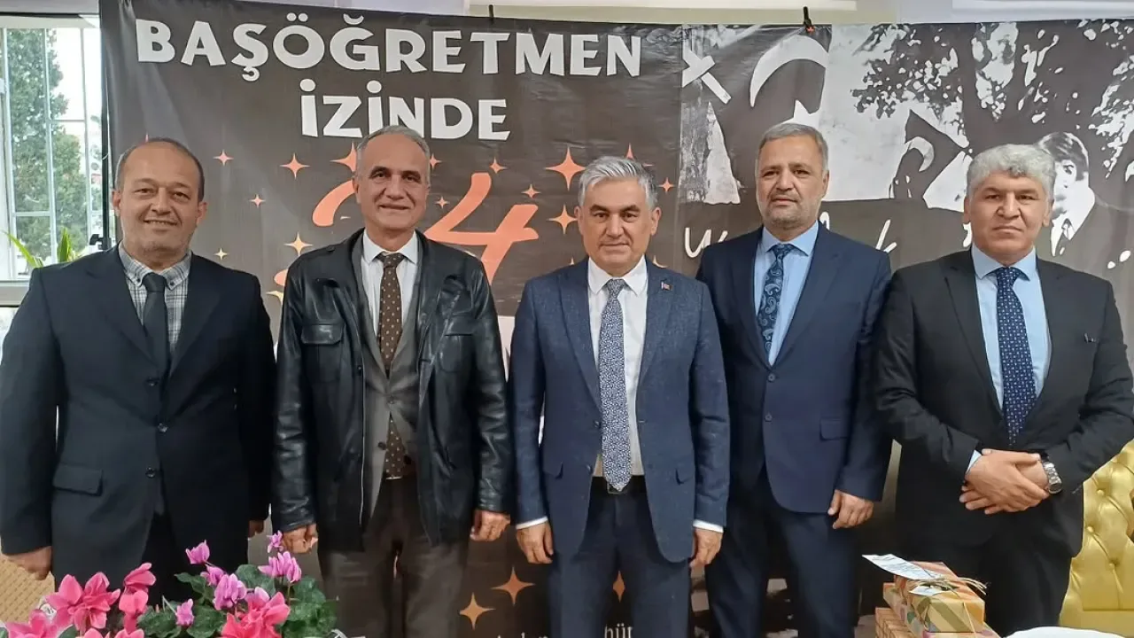 Bakırköy İlçe Milli Eğitim Müdürü'nden 24 Kasım'da Anlamlı Ziyaret Bakırköy İlçe Milli Eğitim Müdürü'nden 24 Kasım'da Anlamlı Ziyaret