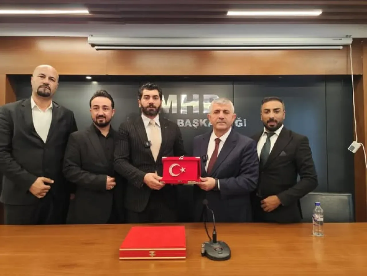 Sipki Aşireti ve Sipki Der Genel Başkanı MHP İzmir İl Başkanlığını Ziyaret Etti Sipki Aşireti ve Sipki Der Genel Başkanı MHP İzmir İl Başkanlığını Ziyaret Etti