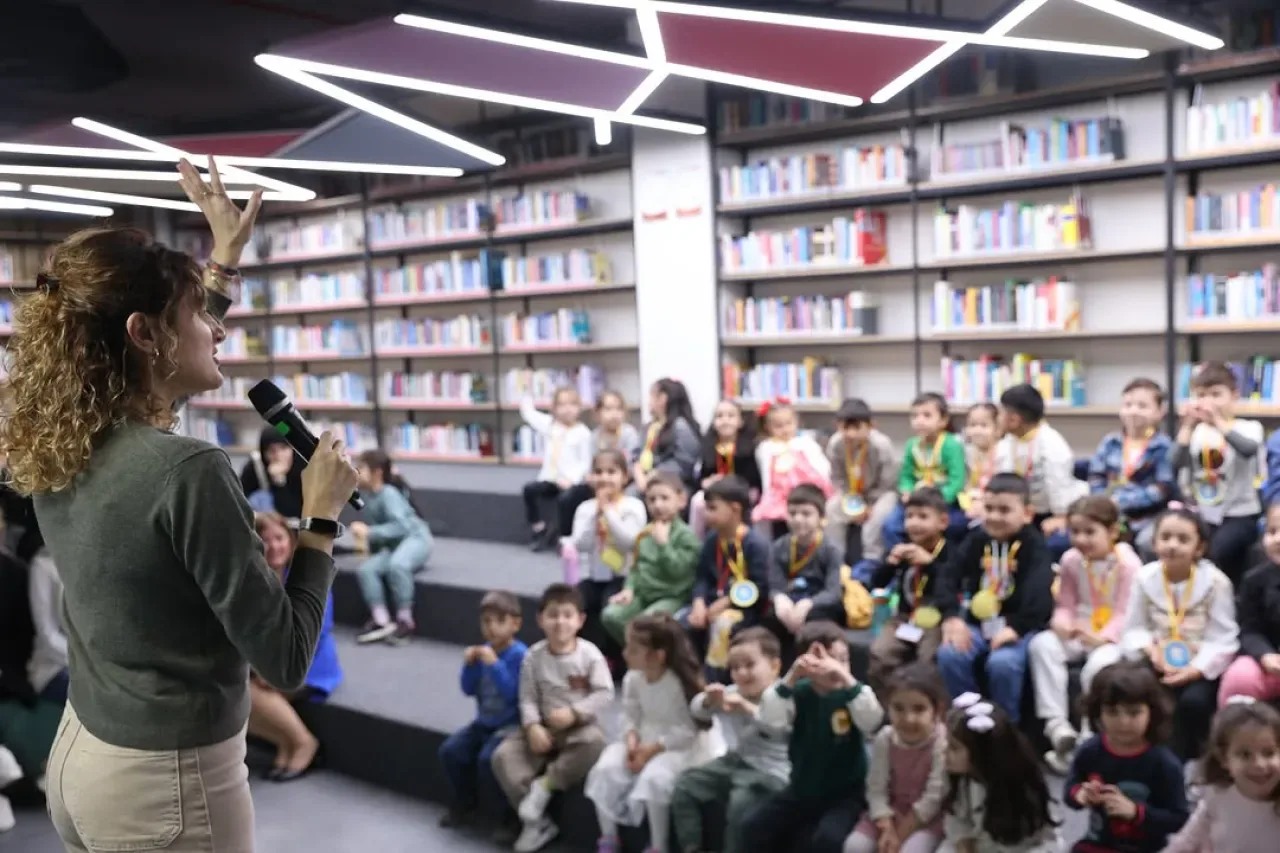 Çekmeköy'de Minik Okurlar Yazar Görkem Kantar Arsoy ile Buluştu Çekmeköy'de Minik Okurlar Yazar Görkem Kantar Arsoy ile Buluştu