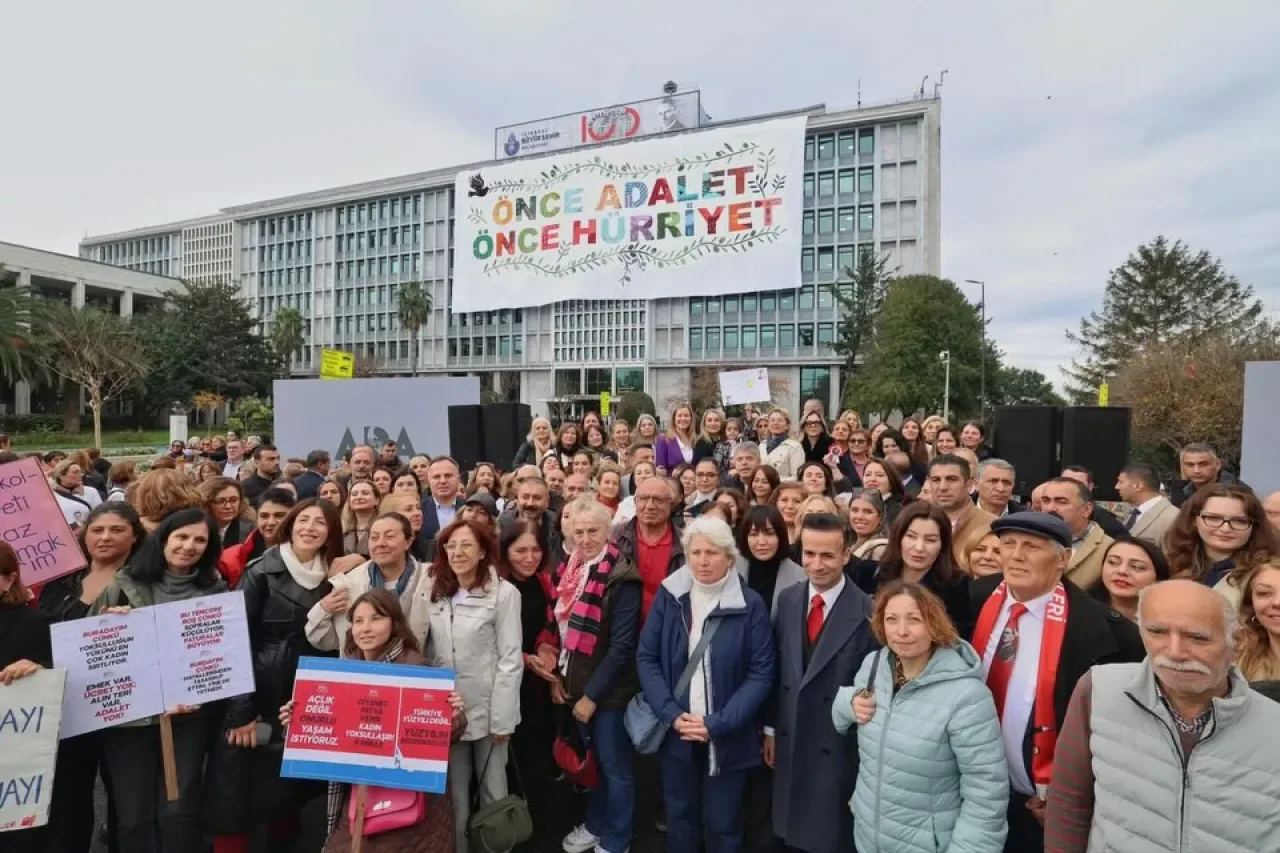 81 İlden Kadınların Kırkyama Türkiye Haritası Saraçhane'de Yükseldi 81 İlden Kadınların Kırkyama Türkiye Haritası Saraçhane'de Yükseldi