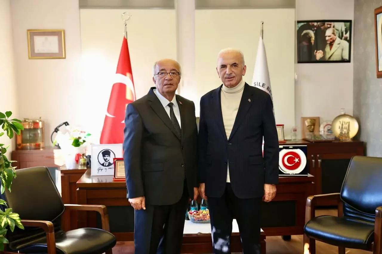 Ümraniye Belediye Başkanı İsmet Yıldırım, Şile Belediyesi'ni Ziyaret Etti Ümraniye Belediye Başkanı İsmet Yıldırım, Şile Belediyesi'ni Ziyaret Etti