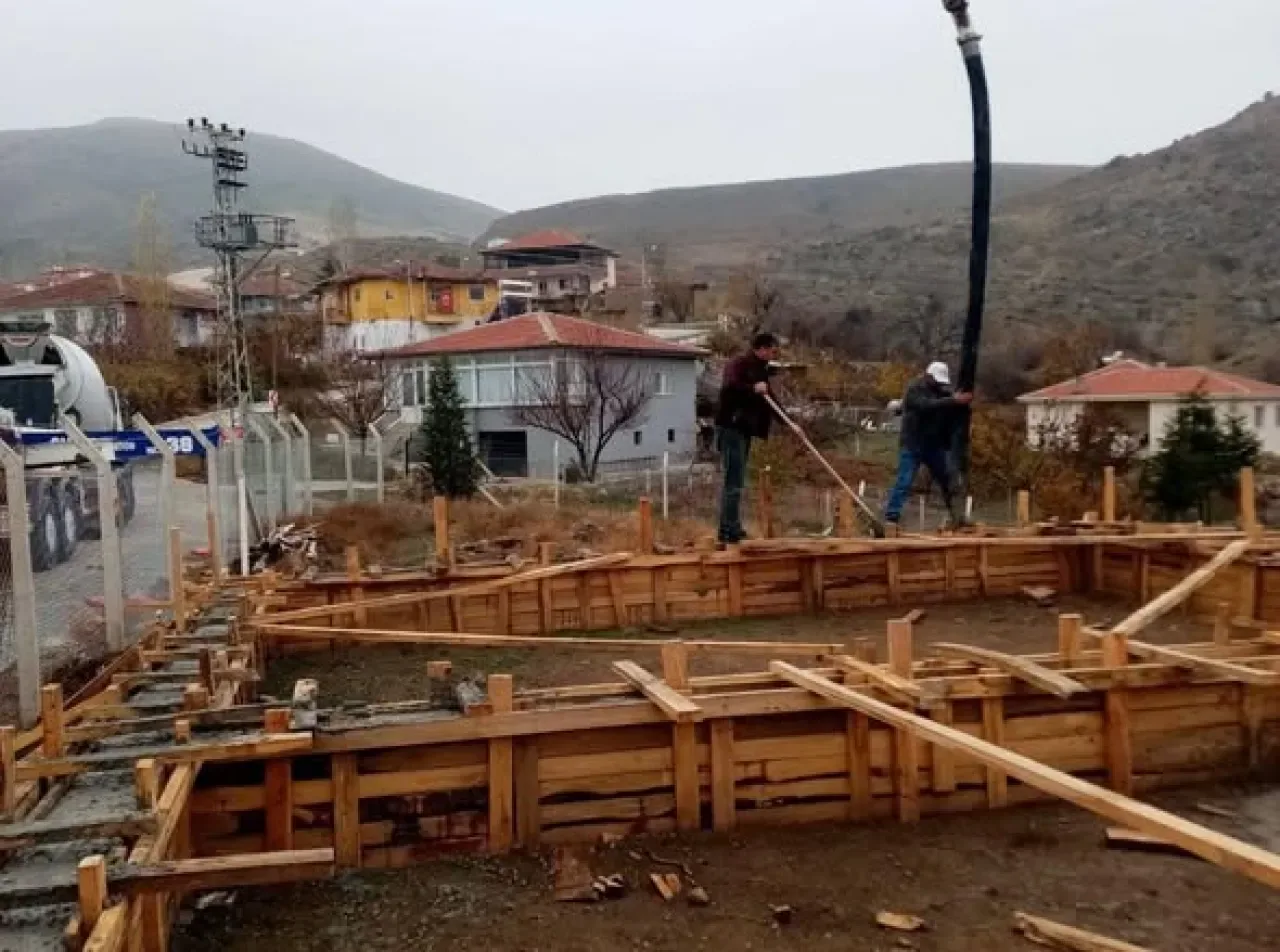 Kalecik'te Şemsettin Mahallesi'ne Yeni Muhtarlık Binası Yapılıyor Kalecik'te Şemsettin Mahallesi'ne Yeni Muhtarlık Binası Yapılıyor