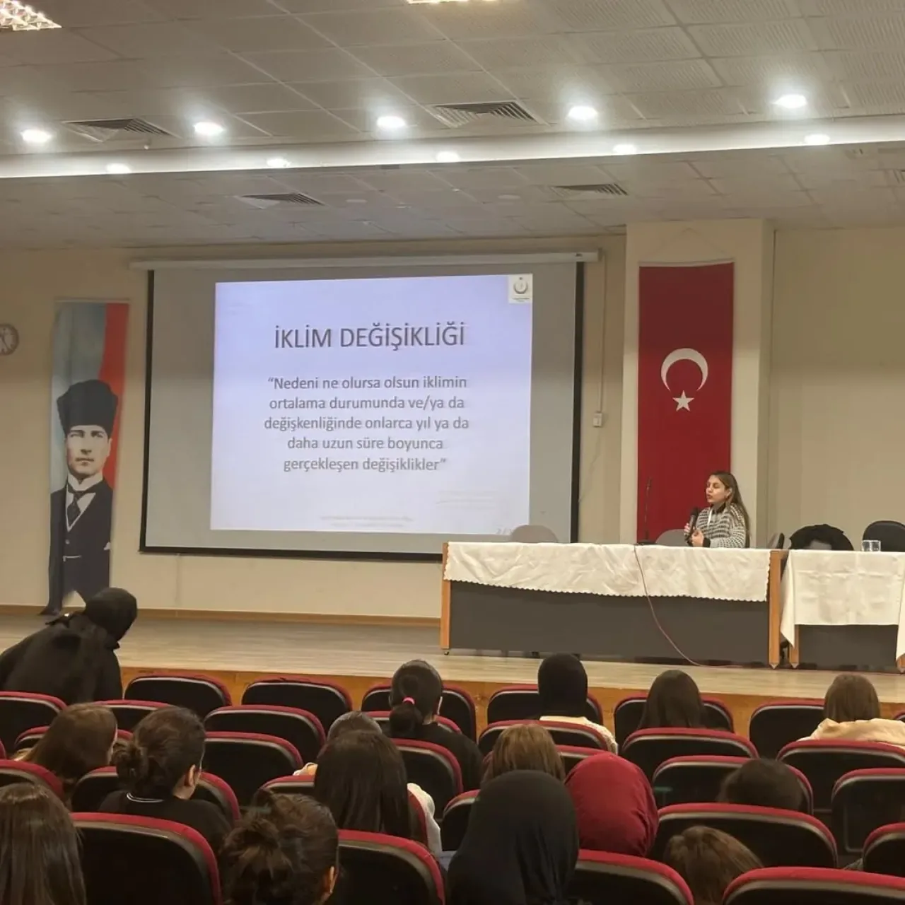 İstanbul Çekmeköy'de Öğrencilere İklim Değişikliği Eğitimi Verildi İstanbul Çekmeköy'de Öğrencilere İklim Değişikliği Eğitimi Verildi