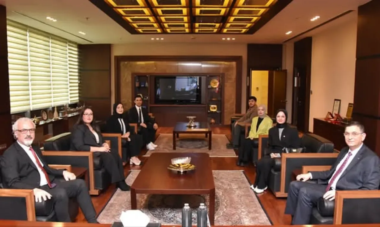 Gaziantep Üniversitesi Öğrencileri Gaziantep Sanayi Odası'nda Gaziantep Üniversitesi Öğrencileri Gaziantep Sanayi Odası'nda