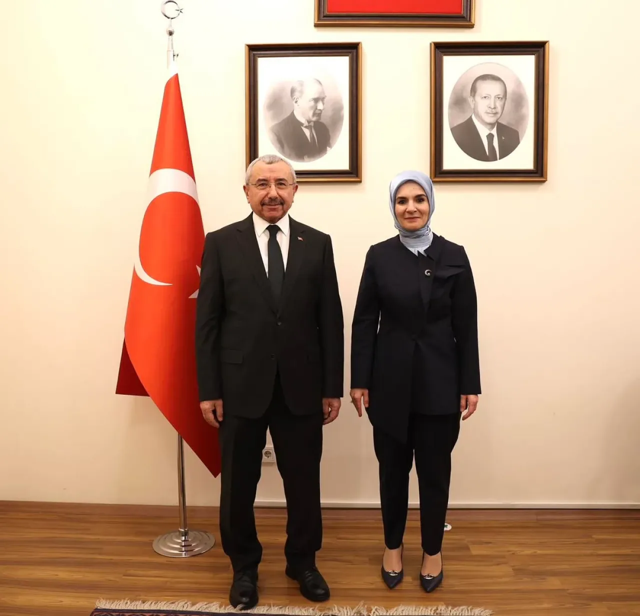 AK Parti İstanbul Milletvekili İsmail Erdem, Aile ve Sosyal Hizmetler Bakanı Göktaş'ı Ziyaret Etti AK Parti İstanbul Milletvekili İsmail Erdem, Aile ve Sosyal Hizmetler Bakanı Göktaş'ı Ziyaret Etti