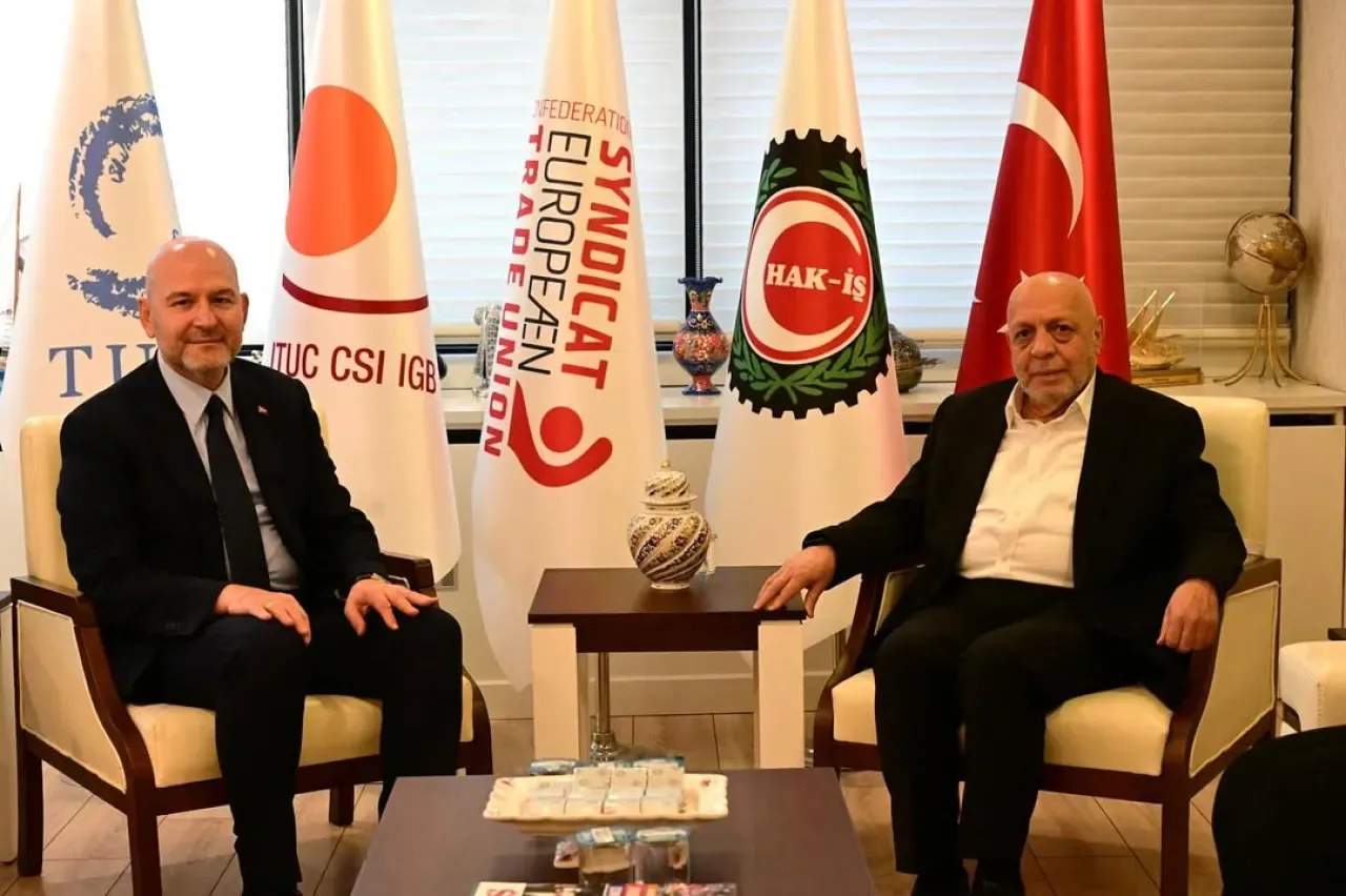 AK Partili Soylu, HAK-İŞ Genel Başkanı Arslan'ı Ziyaret Etti AK Partili Soylu, HAK-İŞ Genel Başkanı Arslan'ı Ziyaret Etti