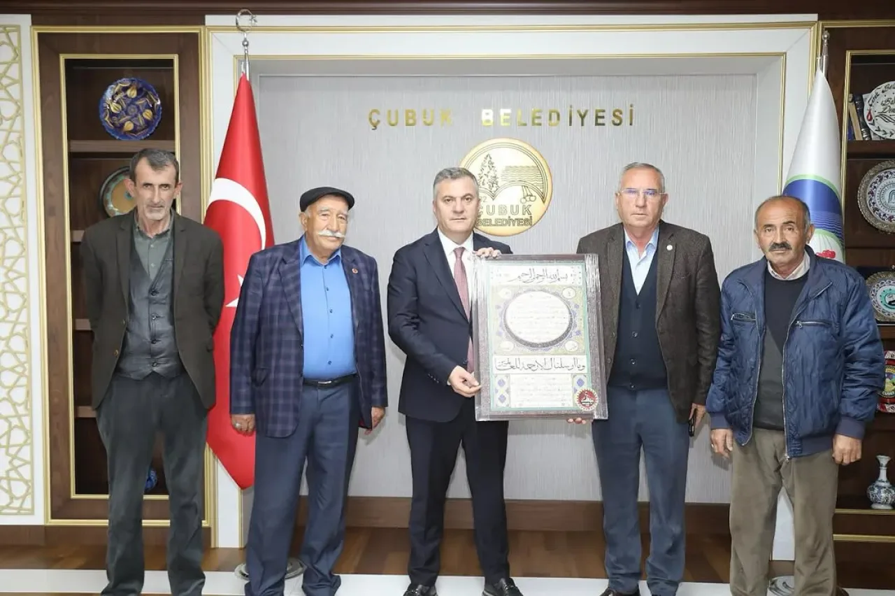 Çubuk Belediye Başkanı Demirbaş, Muhtarlarla Bir Araya Geldi Çubuk Belediye Başkanı Demirbaş, Muhtarlarla Bir Araya Geldi