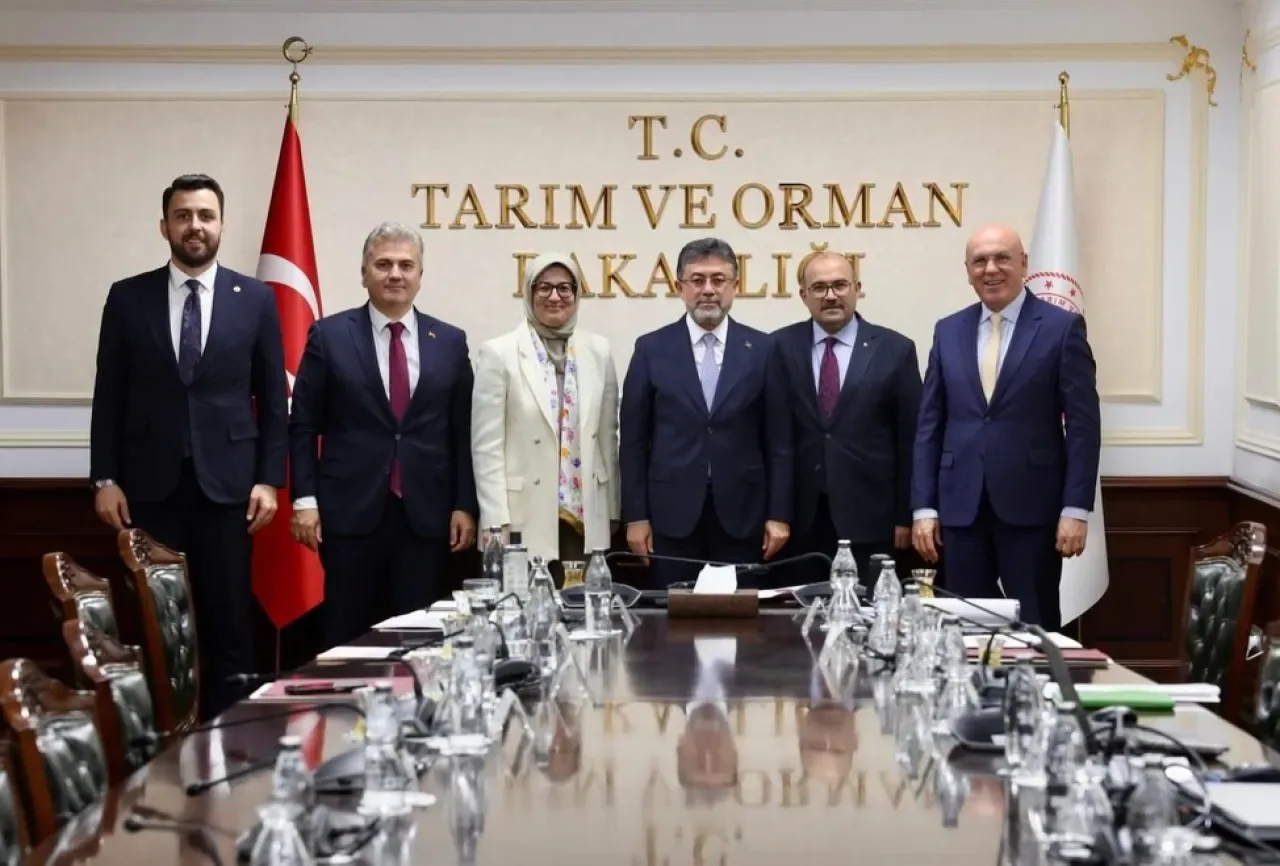 Balıkesir Milletvekillerinden Tarım ve Orman Bakanı'na Ziyaret Balıkesir Milletvekillerinden Tarım ve Orman Bakanı'na Ziyaret