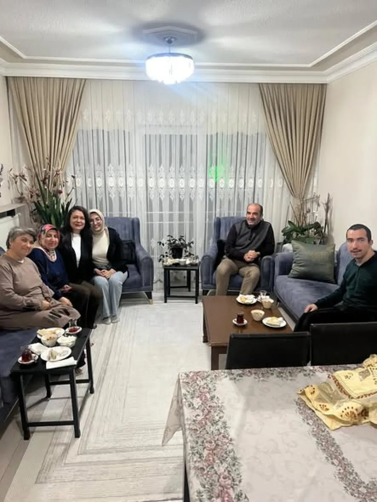 MHP Başakşehir, Kayaşehir'de Komşu Ziyareti Gerçekleştirdi MHP Başakşehir, Kayaşehir'de Komşu Ziyareti Gerçekleştirdi