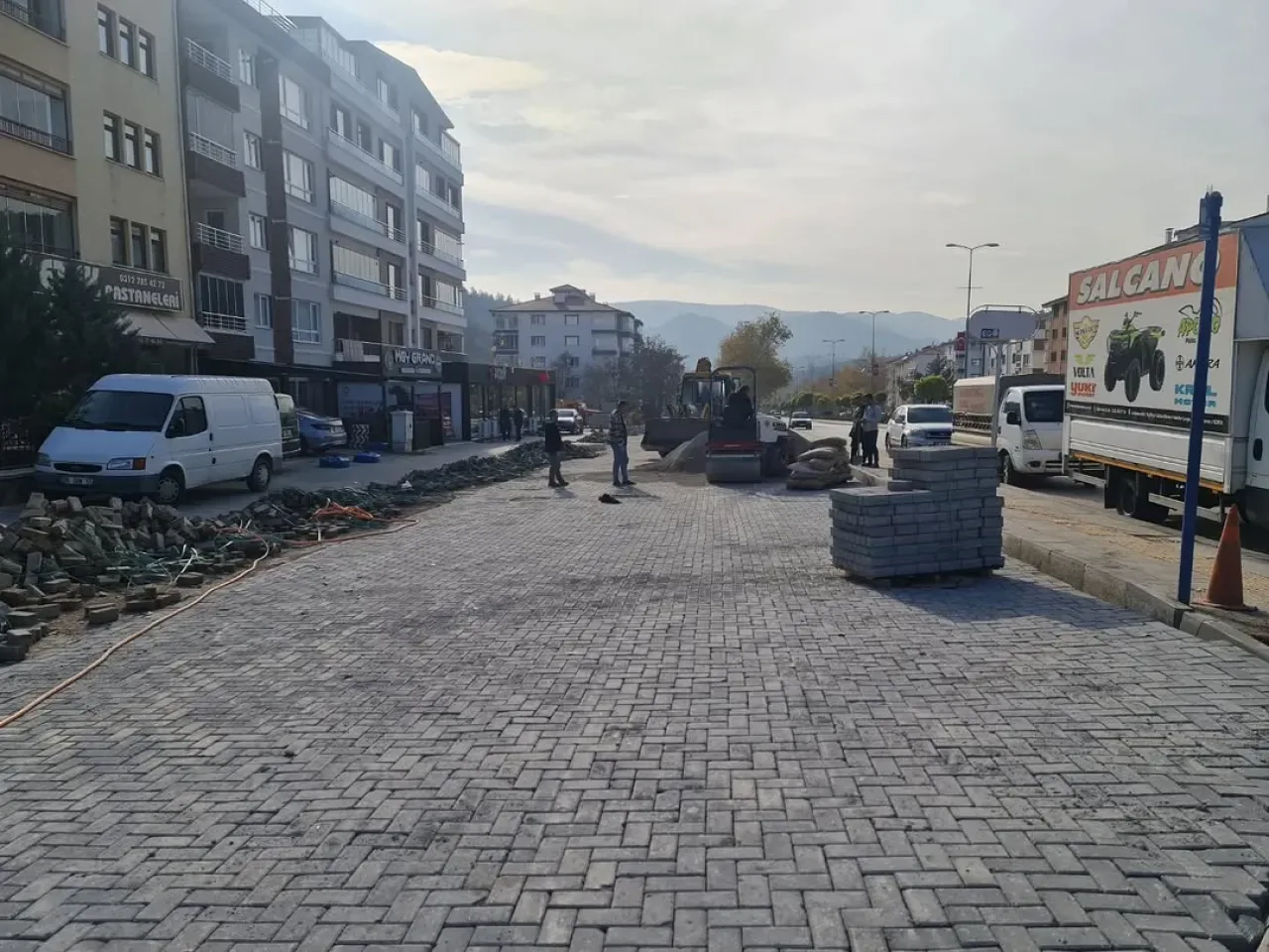 Nallıhan Belediyesi, İlçe Halkı İle Birlikte Çalışmalarını Sürdürüyor Nallıhan Belediyesi, İlçe Halkı İle Birlikte Çalışmalarını Sürdürüyor