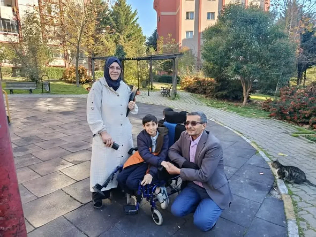 AK Parti Arnavutköy'de Engelli Vatandaşları Evlerinde Ziyaret Etti AK Parti Arnavutköy'de Engelli Vatandaşları Evlerinde Ziyaret Etti