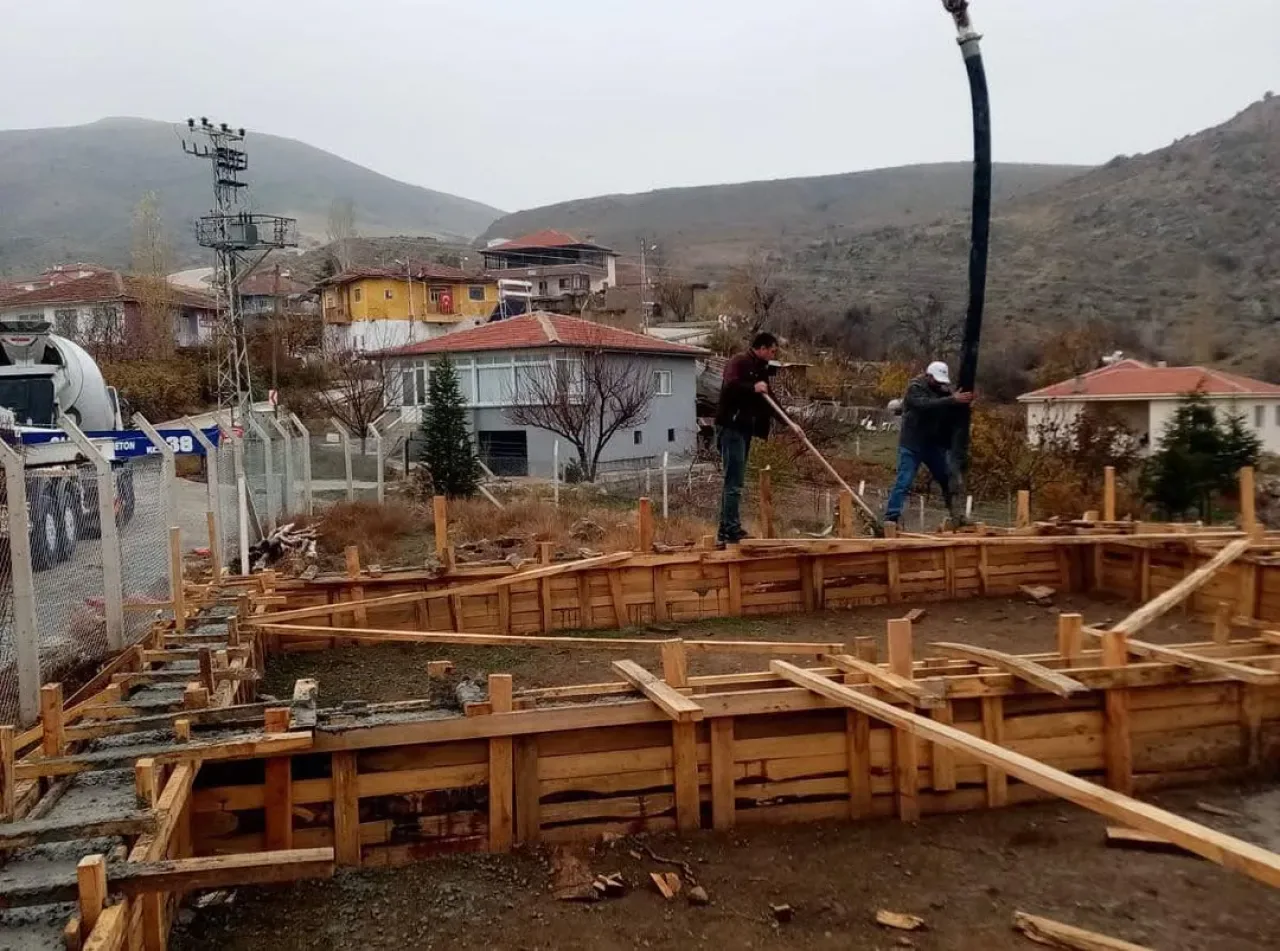 Kalecik'te Şemsettin Mahallesi'ne Yeni Muhtarlık Binası Temeli Atılıyor Kalecik'te Şemsettin Mahallesi'ne Yeni Muhtarlık Binası Temeli Atılıyor