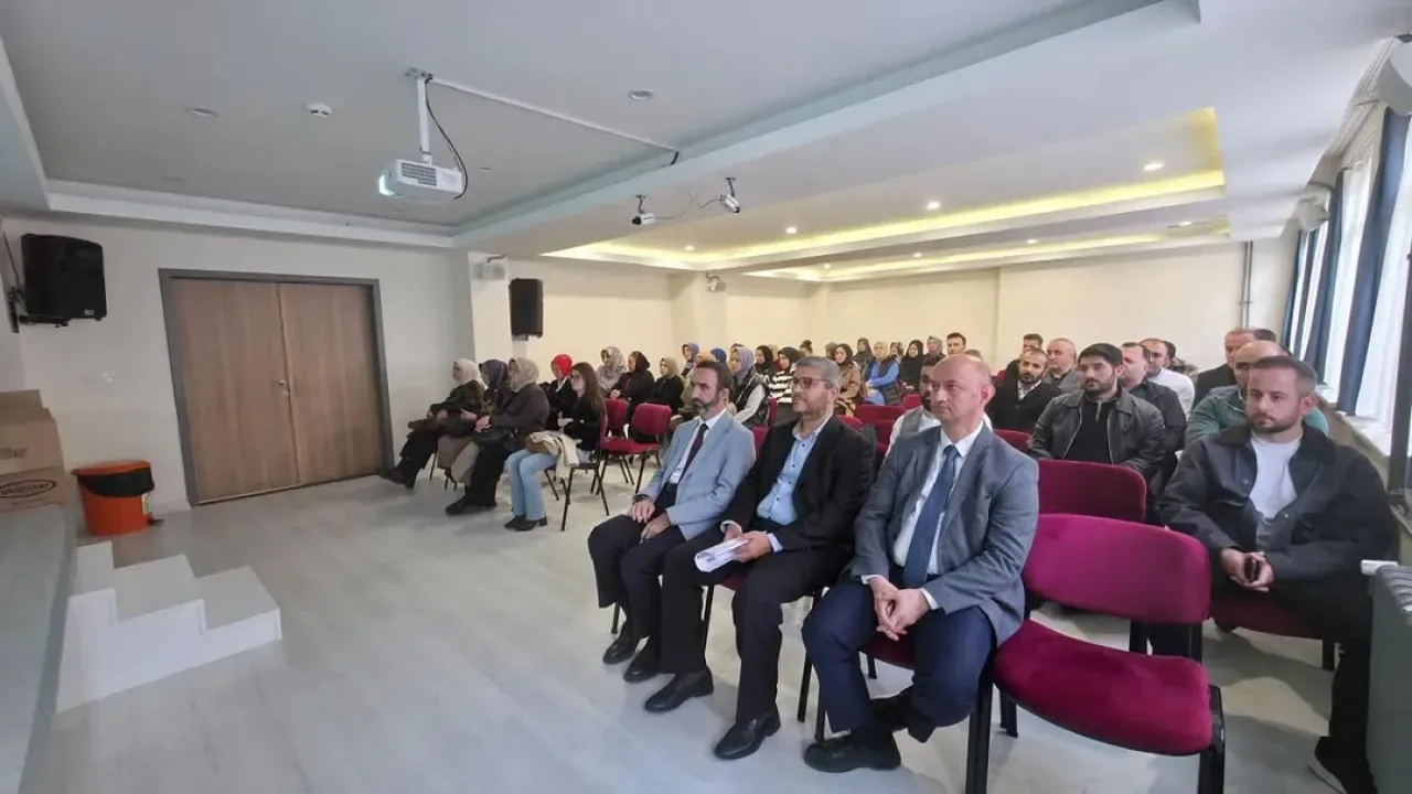 Çatalca'da Öğrencilerin Gelişimi İçin Öğretmenler ve Din Görevlileri Bir Araya Geldi Çatalca'da Öğrencilerin Gelişimi İçin Öğretmenler ve Din Görevlileri Bir Araya Geldi