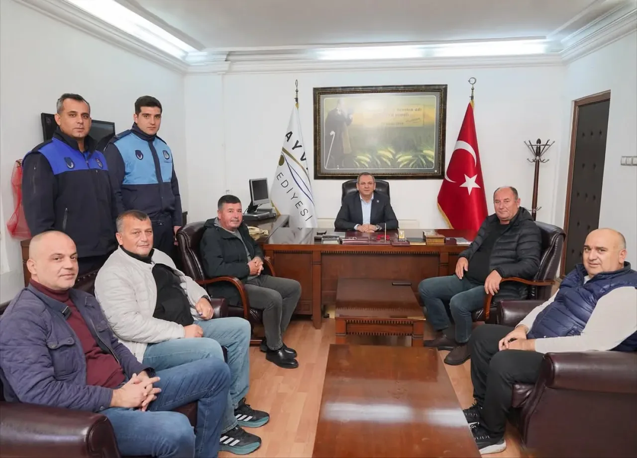 Ayvalık Belediyesi, Altınova Mahallesi'ndeki Çalışmaları Yerinde Denetledi Ayvalık Belediyesi, Altınova Mahallesi'ndeki Çalışmaları Yerinde Denetledi
