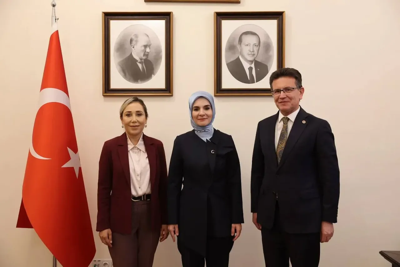 AK Parti Antalya Milletvekili Vural Çokal, Aile ve Sosyal Hizmetler Bakanı Göktaş'ı Ziyaret Etti AK Parti Antalya Milletvekili Vural Çokal, Aile ve Sosyal Hizmetler Bakanı Göktaş'ı Ziyaret Etti
