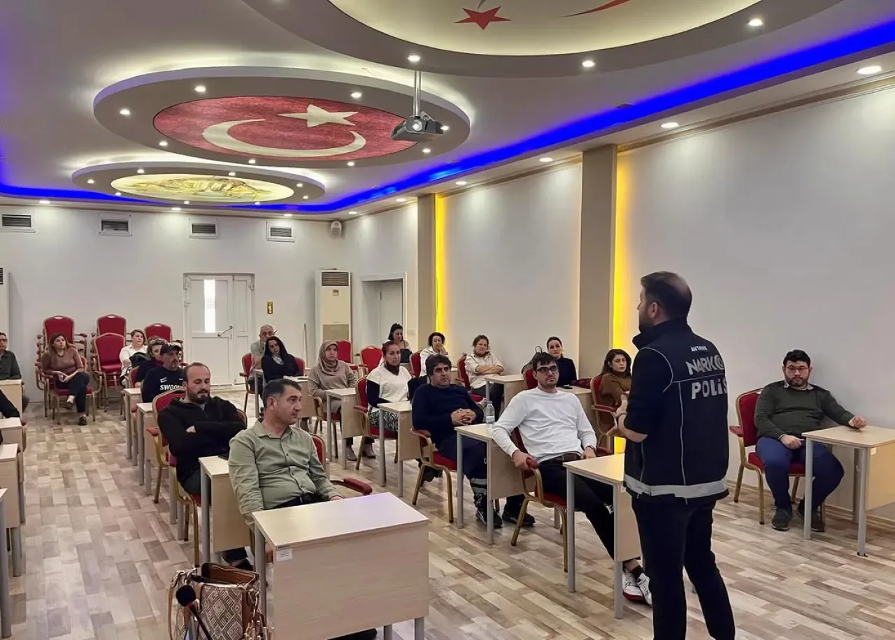 Antalya'da Sağlık Personeline Madde Bağımlılığı Konusunda Bilinçlendirme Eğitimi Antalya'da Sağlık Personeline Madde Bağımlılığı Konusunda Bilinçlendirme Eğitimi