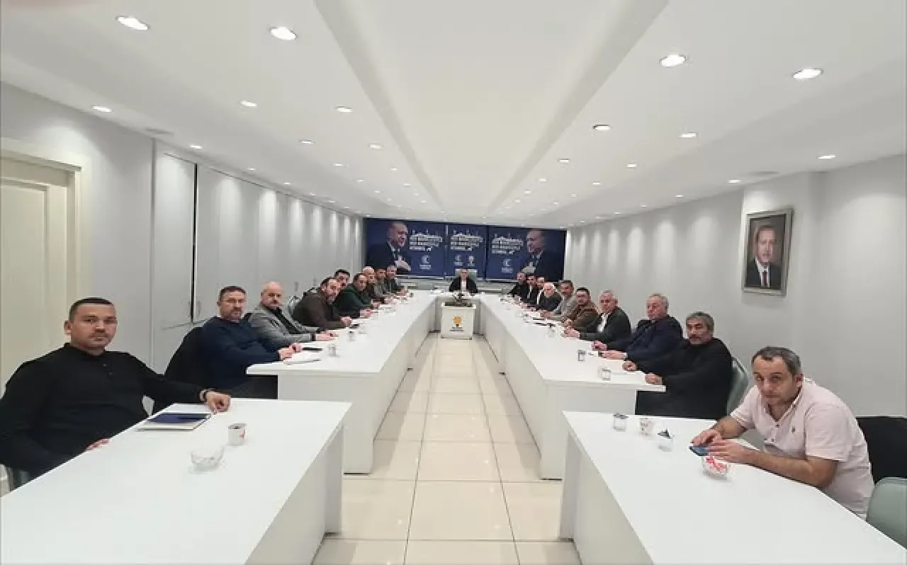 AK Parti Kağıthane Teşkilatı, Mahalle Başkanları ile Yol Haritasını Görüştü AK Parti Kağıthane Teşkilatı, Mahalle Başkanları ile Yol Haritasını Görüştü