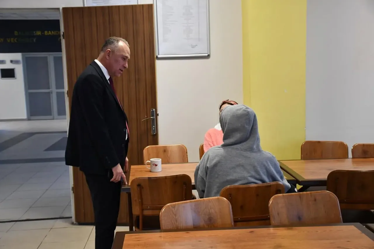 Gençlik ve Spor İl Müdürü Adem Özalp, Yurt Öğrencileri ile Bir Araya Geldi Gençlik ve Spor İl Müdürü Adem Özalp, Yurt Öğrencileri ile Bir Araya Geldi