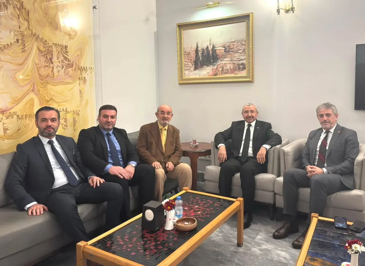 AK Parti İstanbul Milletvekili İsmail Erdem'e Dostluk Ziyareti AK Parti İstanbul Milletvekili İsmail Erdem'e Dostluk Ziyareti