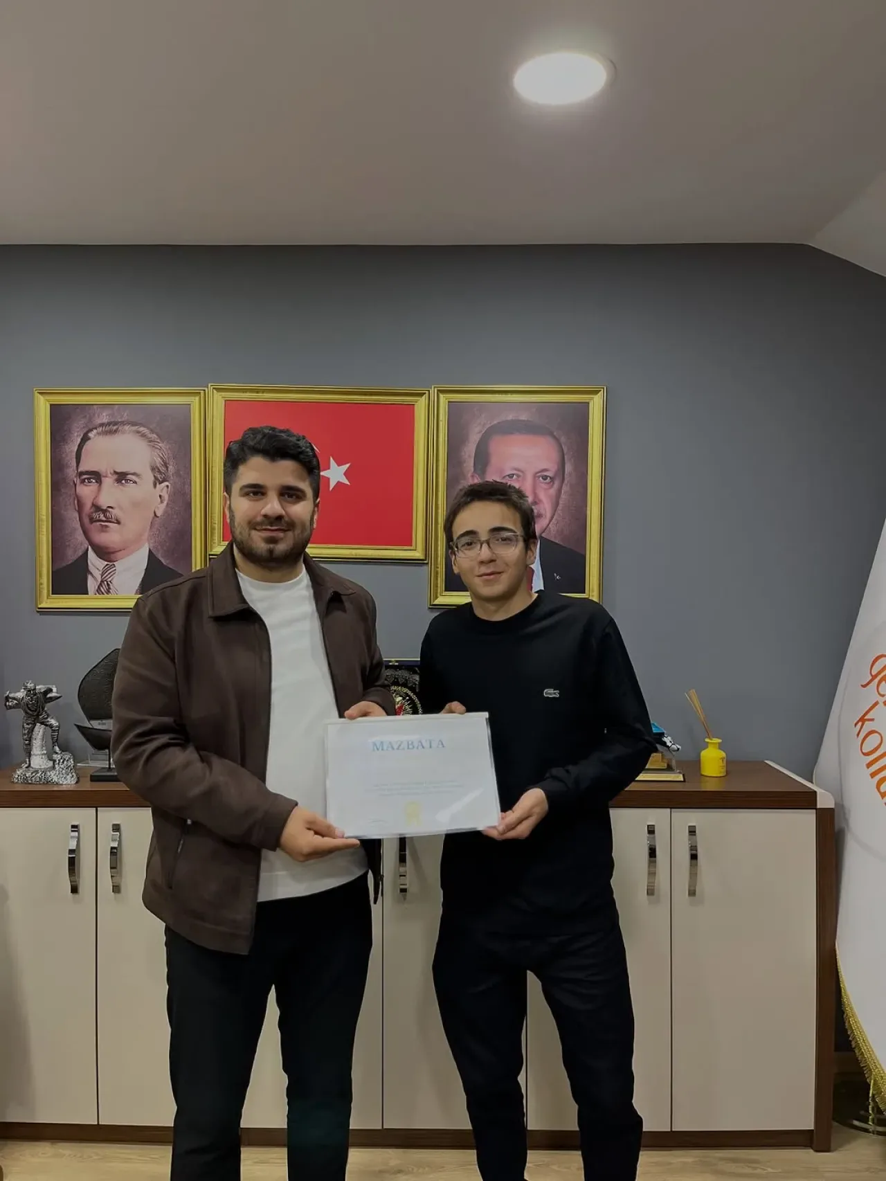 AK Parti Sultangazi'de Yeni Lise Başkanı Atandı AK Parti Sultangazi'de Yeni Lise Başkanı Atandı