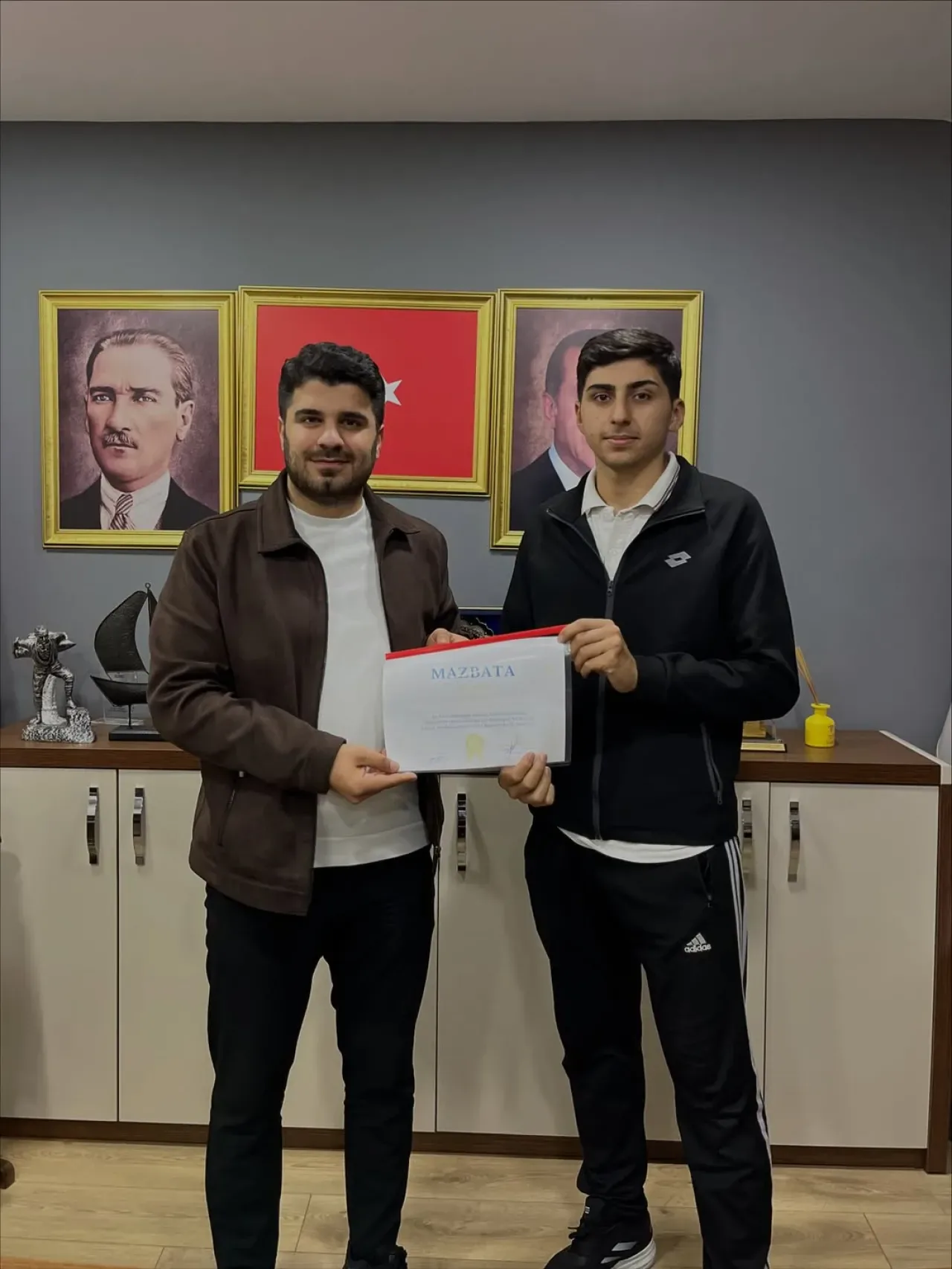 AK Parti Sultangazi'de Yeni Lise Başkanları Atandı AK Parti Sultangazi'de Yeni Lise Başkanları Atandı