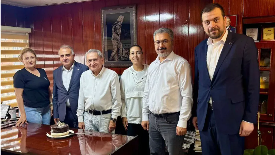 AK Parti İl Başkanı Alar, Gazetemizin 42. Yılını ve Yolyapar’ın 57. Mesleki Yılını Kutladı görseli