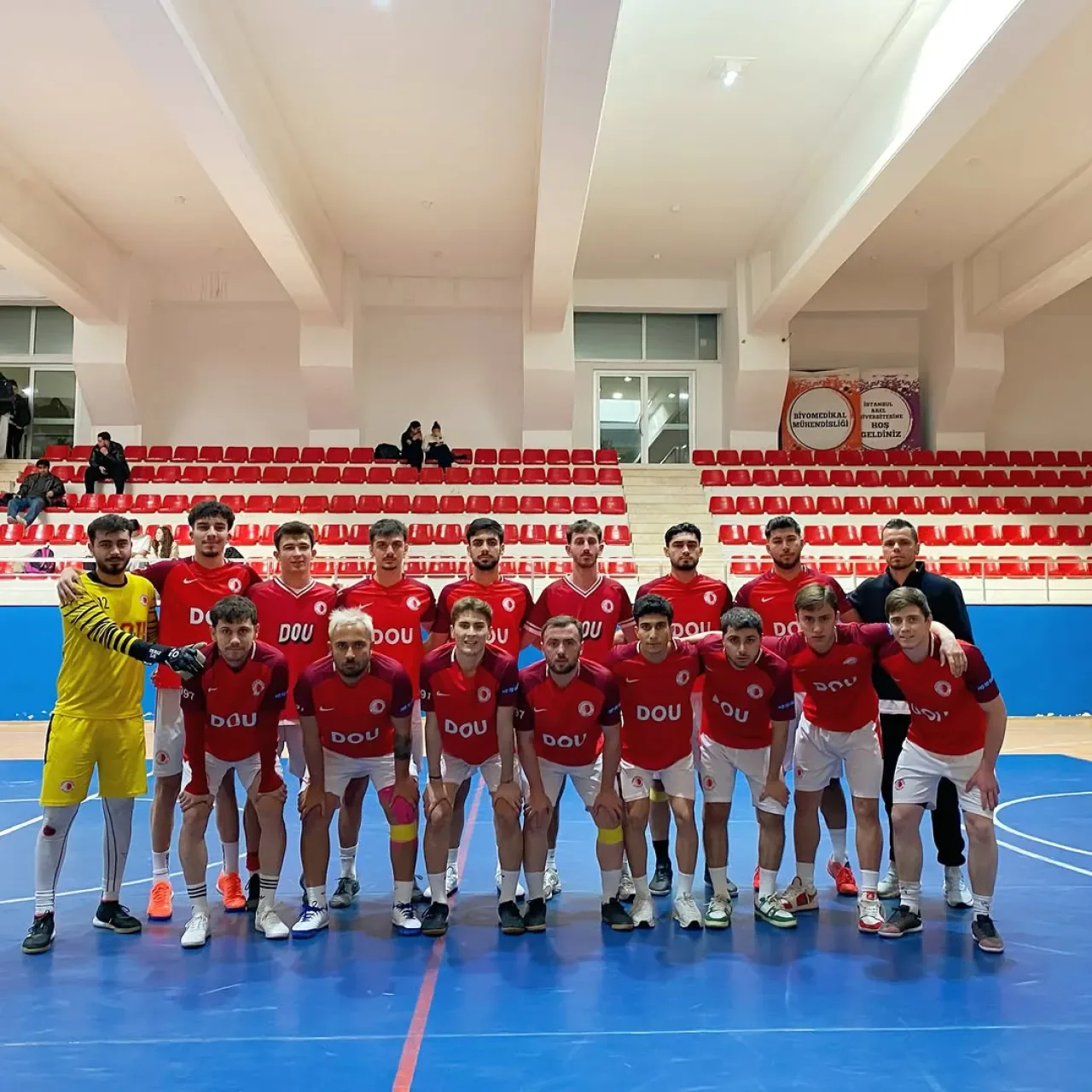 Doğuş Üniversitesi Futsal Takımı Arel'i 14-4 Mağlup Etti Doğuş Üniversitesi Futsal Takımı Arel'i 14-4 Mağlup Etti